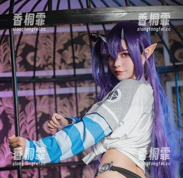 在Azami的妹妹和写真集之间，哪个更能引发收藏狂潮？