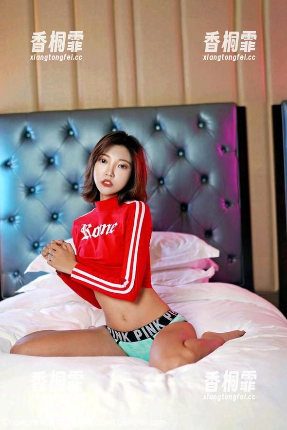 Feilin嗲囡囡-方绮言Ayaka Feilin嗲囡囡 - 原图与图片的那一瞬,方绮言Ayaka的少女像是悄悄在耳边说:“别走,我还没说完呢!”