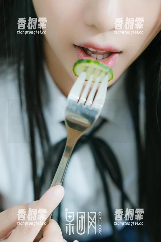 GIRLT果团网 - Miss琪海边，不只是瓶装泪的合集，更多的是一场沙子里的恶作剧！