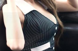 果团网的默默无闻美女画家，私拍图集让你大开眼界