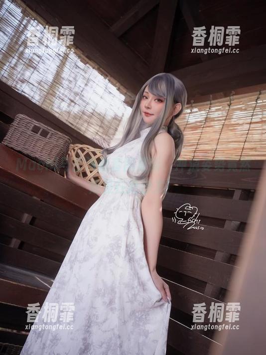 Machi马吉 Machi马吉海边套图更新,冲浪姿势竟然像是在抢沙发!