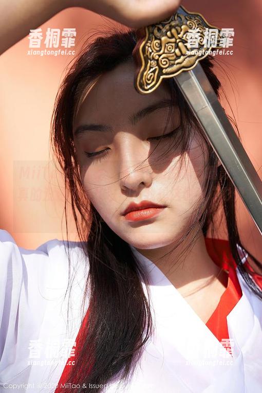 MiiTao蜜桃社-Lra MiiTao蜜桃社 - 看着Lra的黑白摄影,真的没法不浮想联翩?我想这也叫“影像的挑衅”。