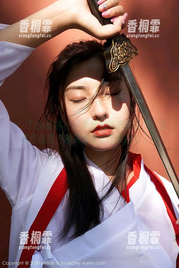 MiiTao蜜桃社-伊素妍 MiiTao蜜桃社 - 伊素妍的旗袍迷局:最新作品集,私藏太多小心要脸红了!