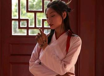 MiiTao蜜桃社 - 梦乃Mandy的日常：一条红裙的私拍奇遇记