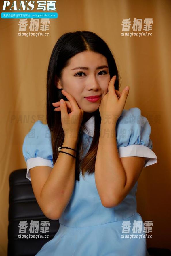 PANS写真 - 佳丽教你，无圣光也能爆美图，白色颠覆你对照片的想象！