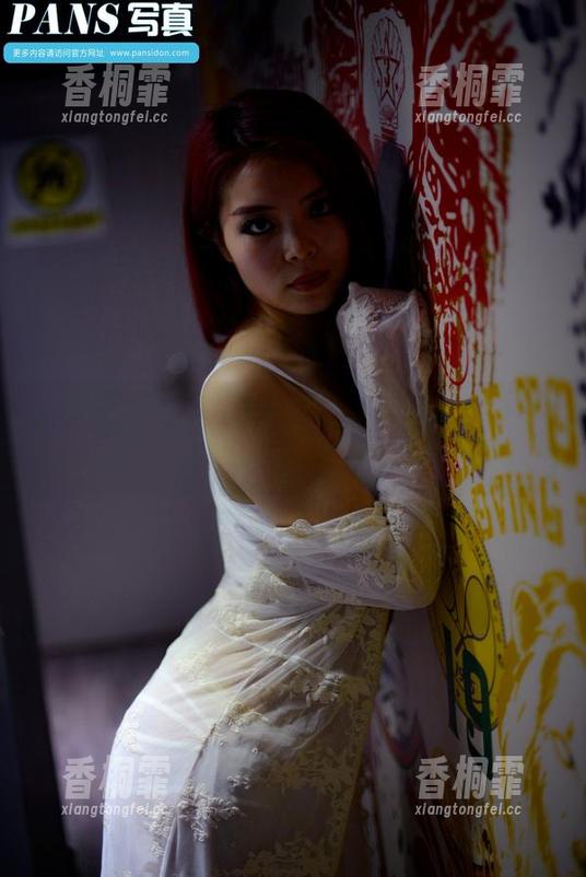 PANS写真 - 沉没在水手服里的橘子，图包中的“福利”让人忍不住想多望几眼！