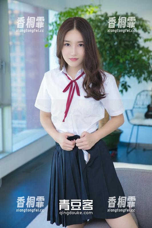 QingDouKe青豆客 - 足下生辉，王婉悠的写真套图又要刷新你的审美！