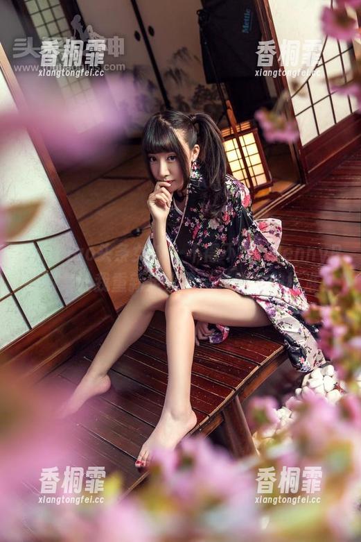 TouTiao头条女神-JennyR TouTiao头条女神 - 不得不说,JennyR的图集让我重新定义了‘长腿’的标准!