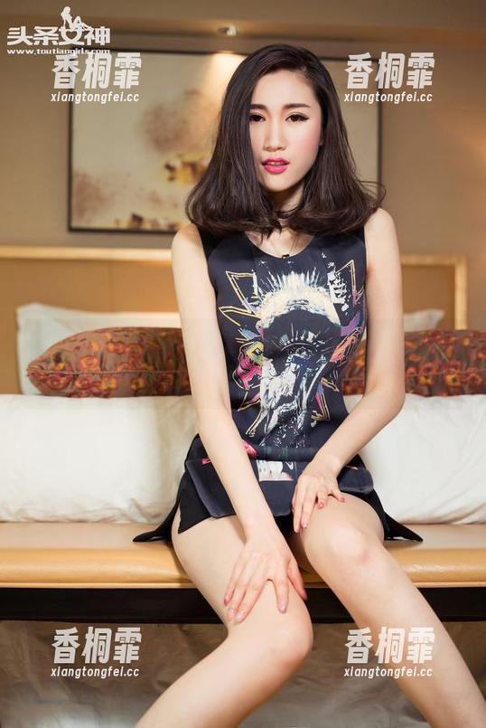 TouTiao头条女神-杜花花 TouTiao头条女神 - 用杜花花的瑜伽合集证明:小空间也能大动作!