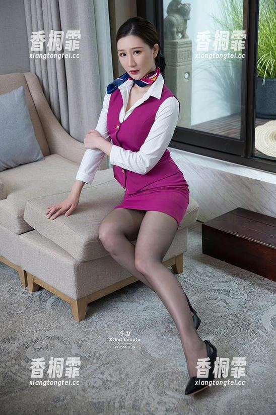 TouTiao头条女神-筱慧 TouTiao头条女神 - 筱慧的空姐作品,看似一本正经的打扮,实则暗藏玄机
