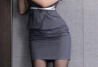 Xiuren秀人网 - 下载大白兔吖的校服写真，居然让我脑海里全是方格裙子…不知道为啥！