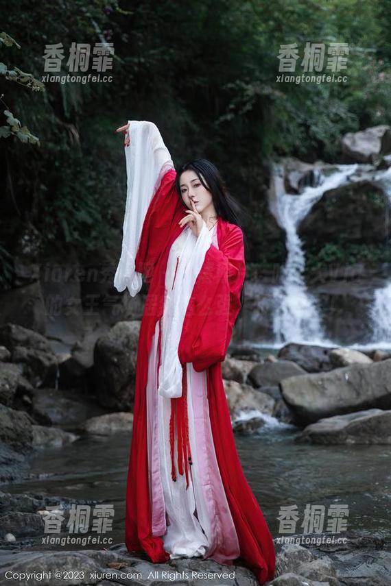 Xiuren秀人网 - 高清照片，晗大大Via的女王气场居然这么强，吓到我了！
