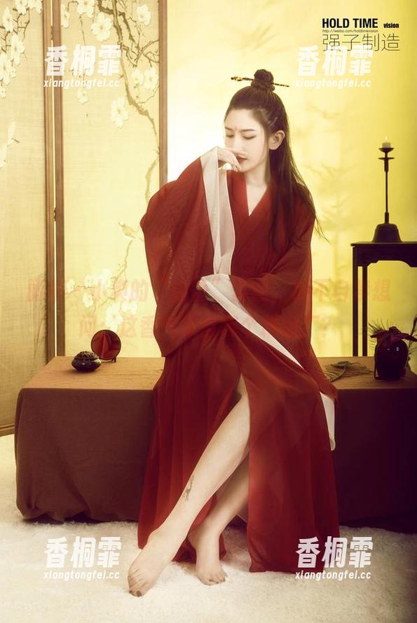 丽柜 - 小爽的“幽香”套图，情不自禁想问：这香气来自哪个精油厂？
