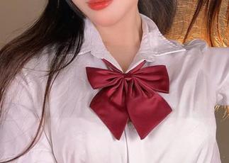 每次看九言的浴室作品集，都想说些什么，就是不知道该从哪里下手下载...