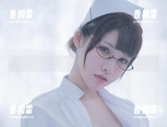 你十七鸽的宿醉毛衣：图库资源中的调皮梦游游