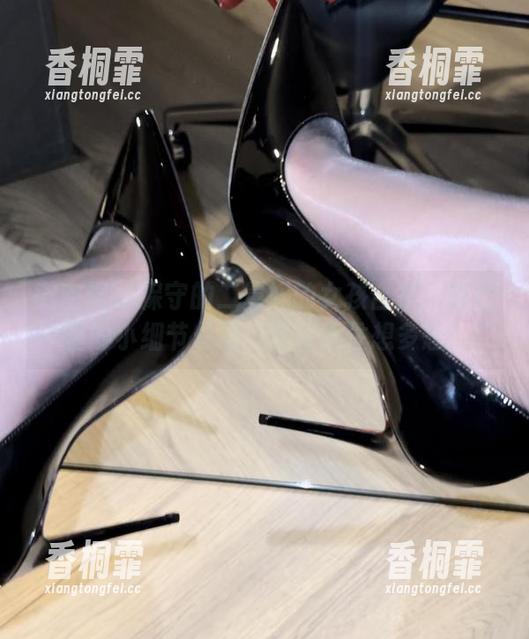 保守的二舅妈 微密圈 - 保守的二舅妈的女孩合集:图片里的小细节总是让我止不住想多想...