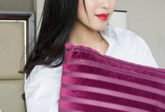 克拉女神 - 妮子又更新了写真，妹妹简直能融化我的冰心。