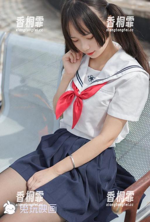 兔玩映画带你领略制服裙的私拍合集，小心眼神游离～