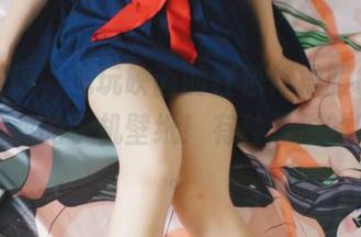 突然觉得，兔玩映画的红色体操服色调正好适合我的手机壁纸！有种无形的吸引力。