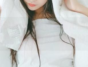 意想不到的组合，兔玩映画把油画少女带到图包里，竟然如此撞击我的审美。