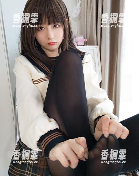 “发条少女yoki的制服攻略，轻松驾驭校园风，只需一键下载！“