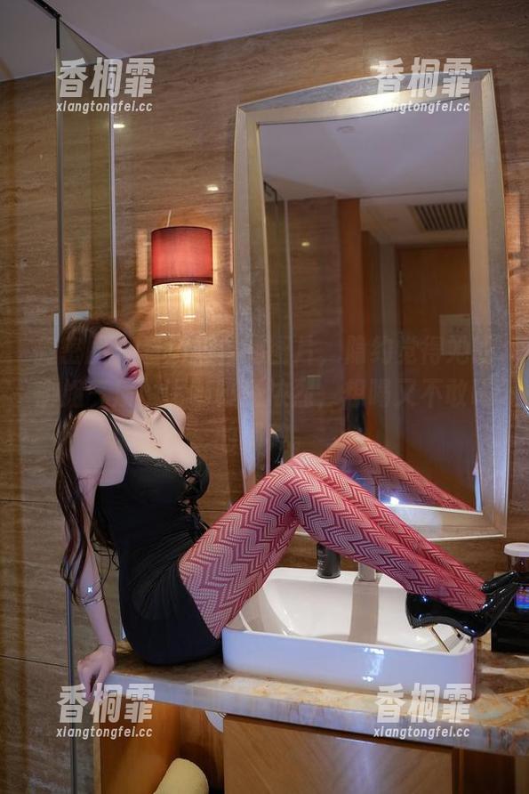 周妍希 微密圈 - 看周妍希的图片,隐约觉得她的御姐气质,比咖啡还浓烈,想喝又不敢喝的那种。