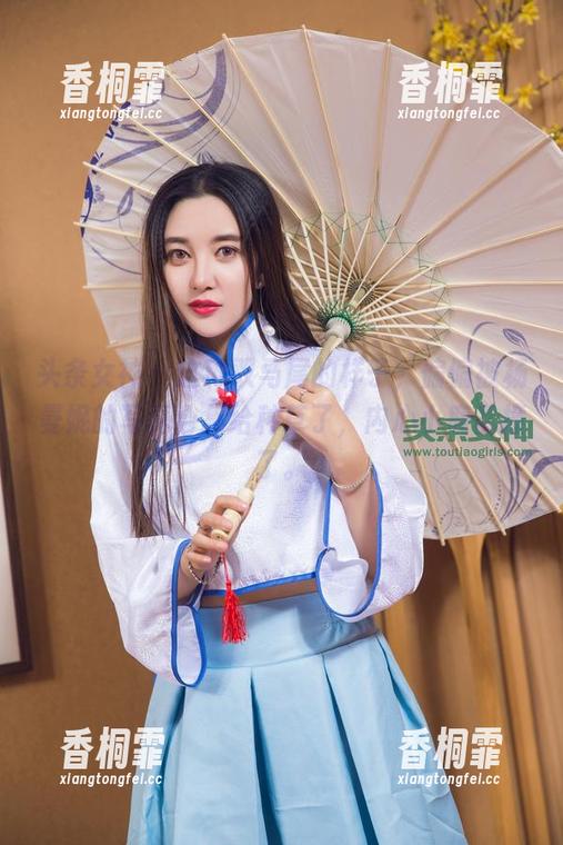 头条女神-杨曼妮 头条女神 - 这种双马尾的样子,偏偏被杨曼妮的写真合集给种草了,内心小鹿乱撞了。