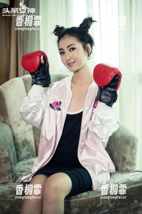 头条女神-玄子 头条女神 - 玄子的黑色隐秘合集,听说网盘里有点小惊喜哦?