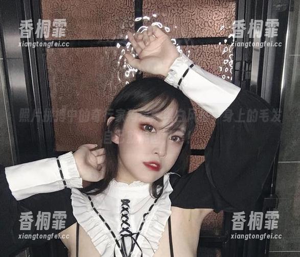 照片拼搏中的奇行家狗崽：黑白风格，身上的毛发自己就能画几笔！