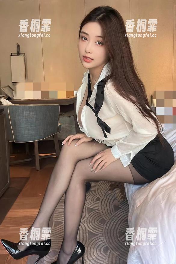 微密圈 - 奶雯红色战衣合集：穿着这件我觉得自己忽然变得无比自信！图片你怎么看？