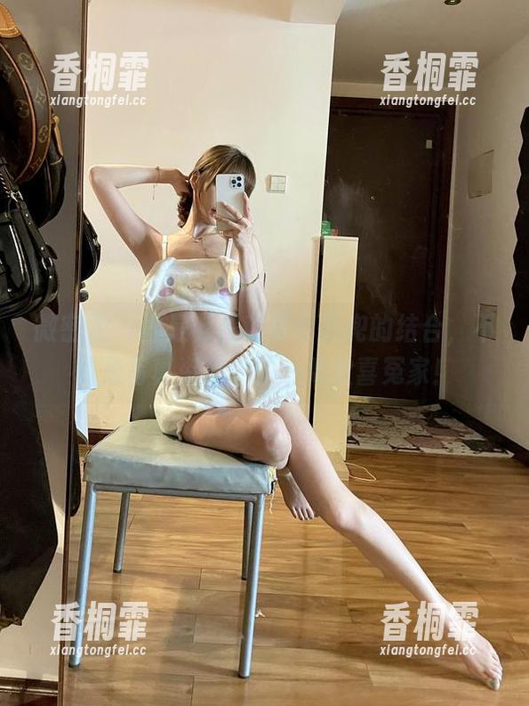 微密圈 - 妮是老虎和紫色肚兜的结合，不愧是写真资源中的一对欢喜冤家！