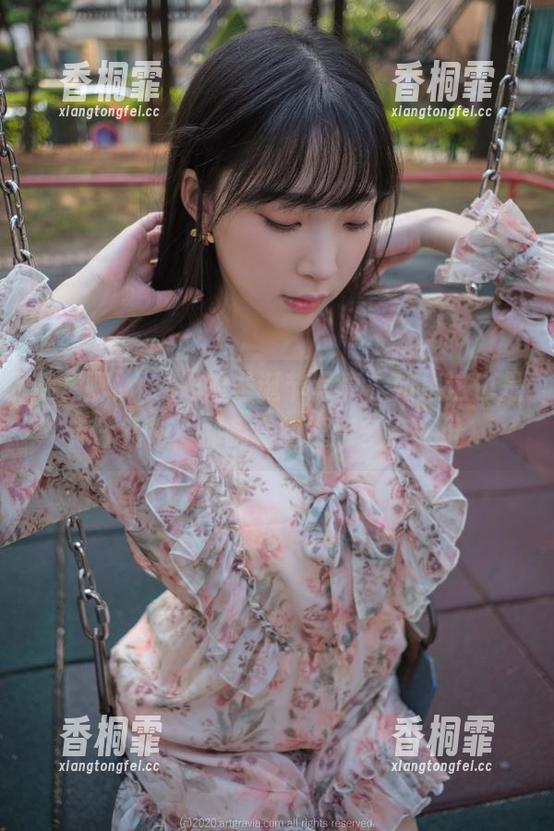 姜仁卿(강인경)的圣诞节写真，如果这也是节日礼物，那我真的愿意多点一份。