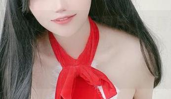 小仓千代w的定制裸足图片，猜猜她这次又想传达什么深刻的哲理！（也许就是“我爱我的脚”）