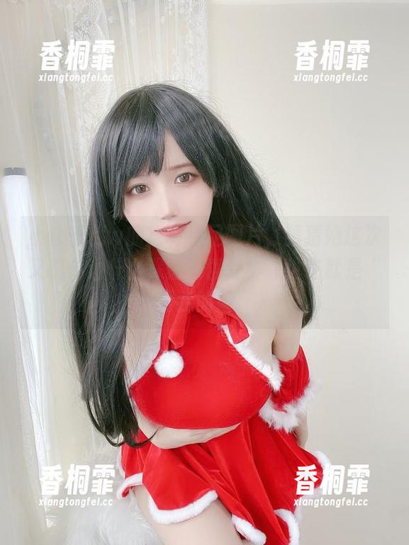 小仓千代w的定制裸足图片，猜猜她这次又想传达什么深刻的哲理！（也许就是“我爱我的脚”）