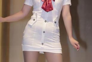 小女巫露娜的黑丝：谁说只有腿才是风景？