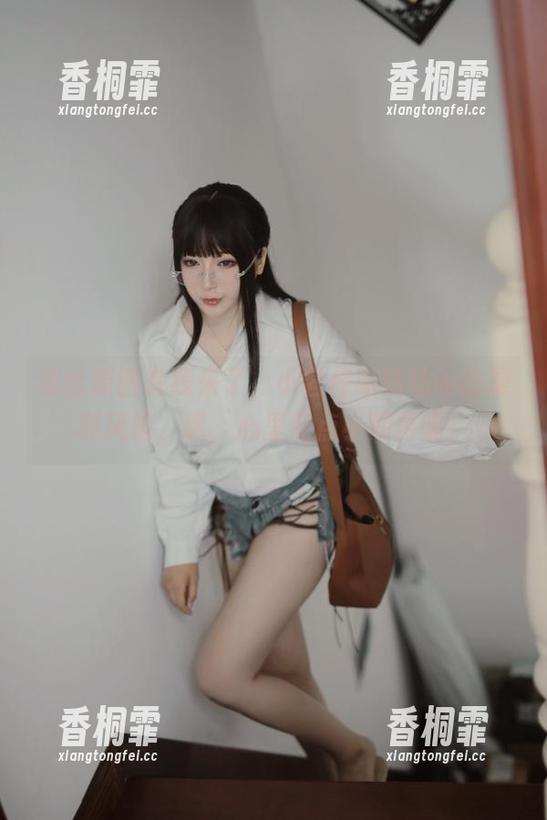 黑丝原图在线来了，小容仔咕咕咕w的犀利风格，哦，心里有点小期待呢！