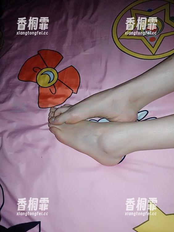 想要个公主抱：办公室的私拍，真意外没想到会出现在这里！