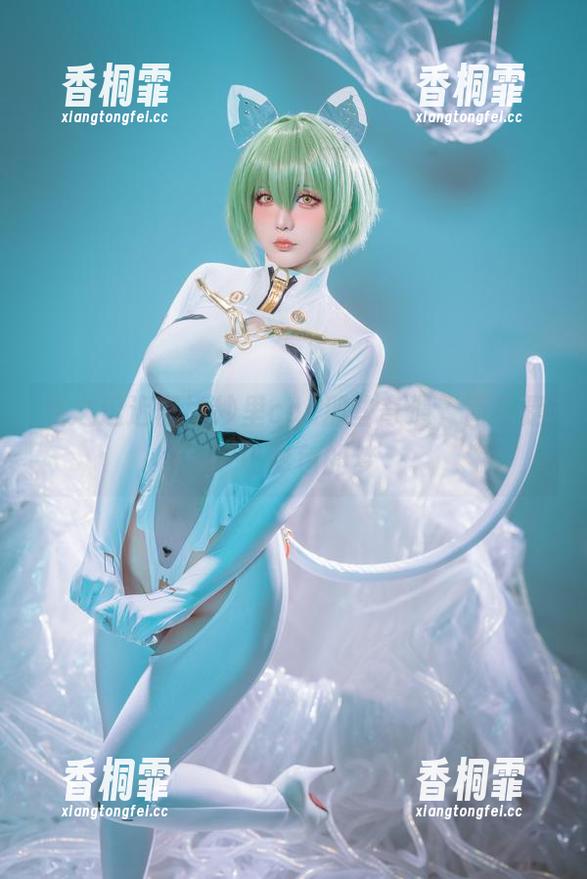 星之迟迟再婚纱里cos那些奇遇，简直是一场彩色的梦