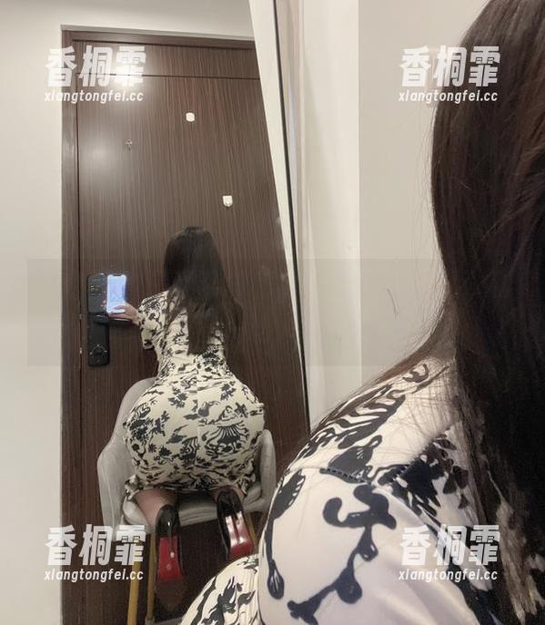 微密圈 - 是可馨耶和那个“谁”的双人私房，图片让人猜想不已