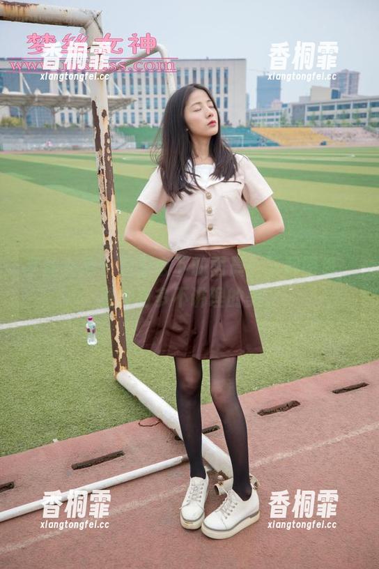 梦丝女神-雨晨 梦丝女神 - 白卫衣下的雨晨:下载图包,看她有多不讲理的美。