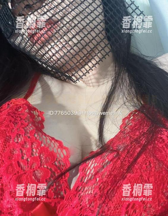 楚楚不吃鱼 微密圈 - 楚楚不吃鱼的校服照,高清图包,或许不如吃的好,但青春无敌。