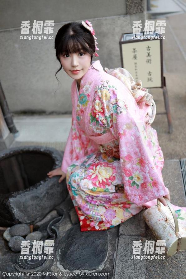 模范学院-李颖煊baby 模范学院 - 套图下载小贴士:李颖煊baby的豹纹为何如此抓眼球?