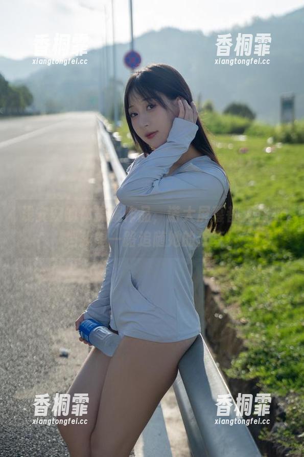浅安安的体操服作品，诺大屏幕都无法阻挡我想一路追随她的分享！