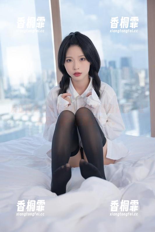 反正图库里头有清水由乃的蕾丝花园，让我忍不住一直溜达下去。