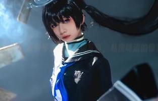 厨房探险：清青琴玖的小厨娘写真，私房味道的惊喜。