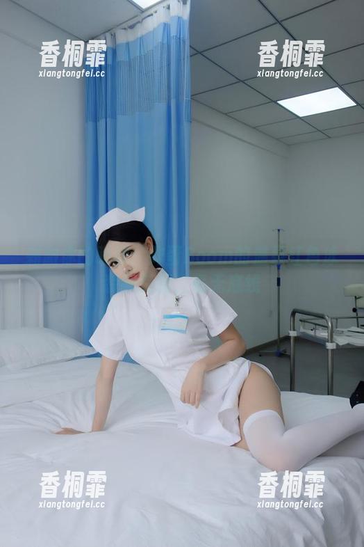 刺激你的眼球：炸蛋Boom的温泉红色泳装新美图，毫无底线
