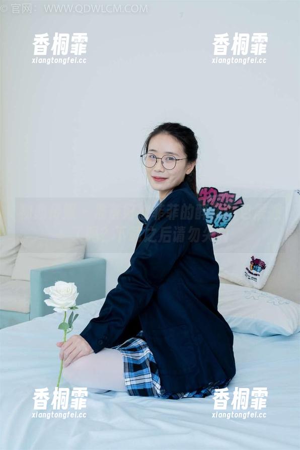 物恋传媒 - 准备好被菲菲的醉花图包震撼了吗？下载之后请勿尖叫