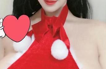 微密圈 - 谁会想到猪小七的修女套图竟然如此养眼，下载了不亏！
