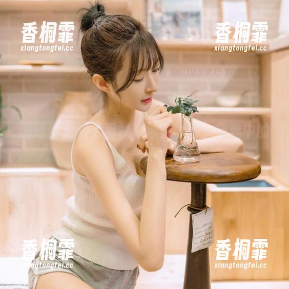 王羽杉 游泳圈里的王羽杉,泳池图包,精选中的奇遇