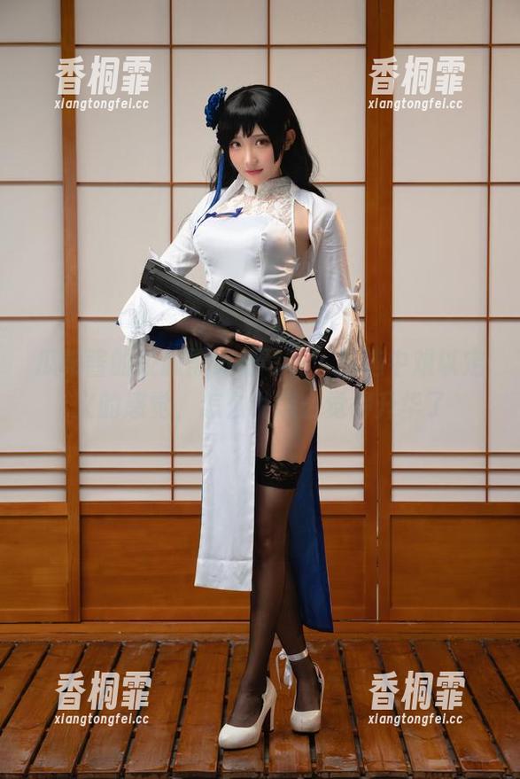 瓜希酱的校服黑贞德写真，精选中难以定义的感觉，怎么说怎么觉得升华了